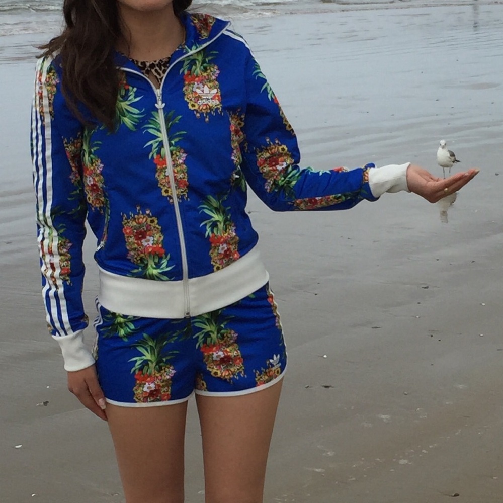 🍍🍍Adidas suit Very Rare🍍🍍 Pineapple